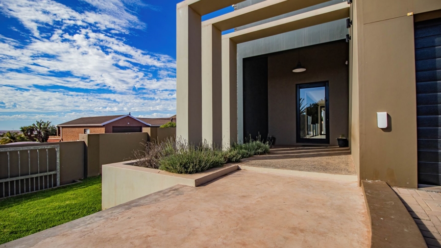 6 Bedroom Property for Sale in Vredenburg Western Cape